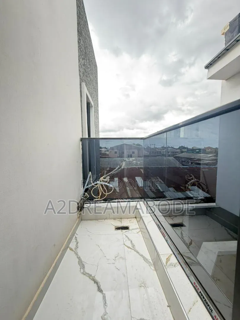 4bdrm Duplex in Ogba for sale