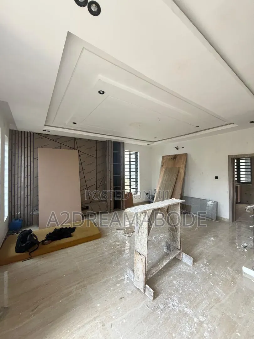 4bdrm Duplex in Ogba for sale