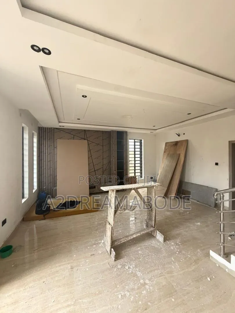 4bdrm Duplex in Ogba for sale