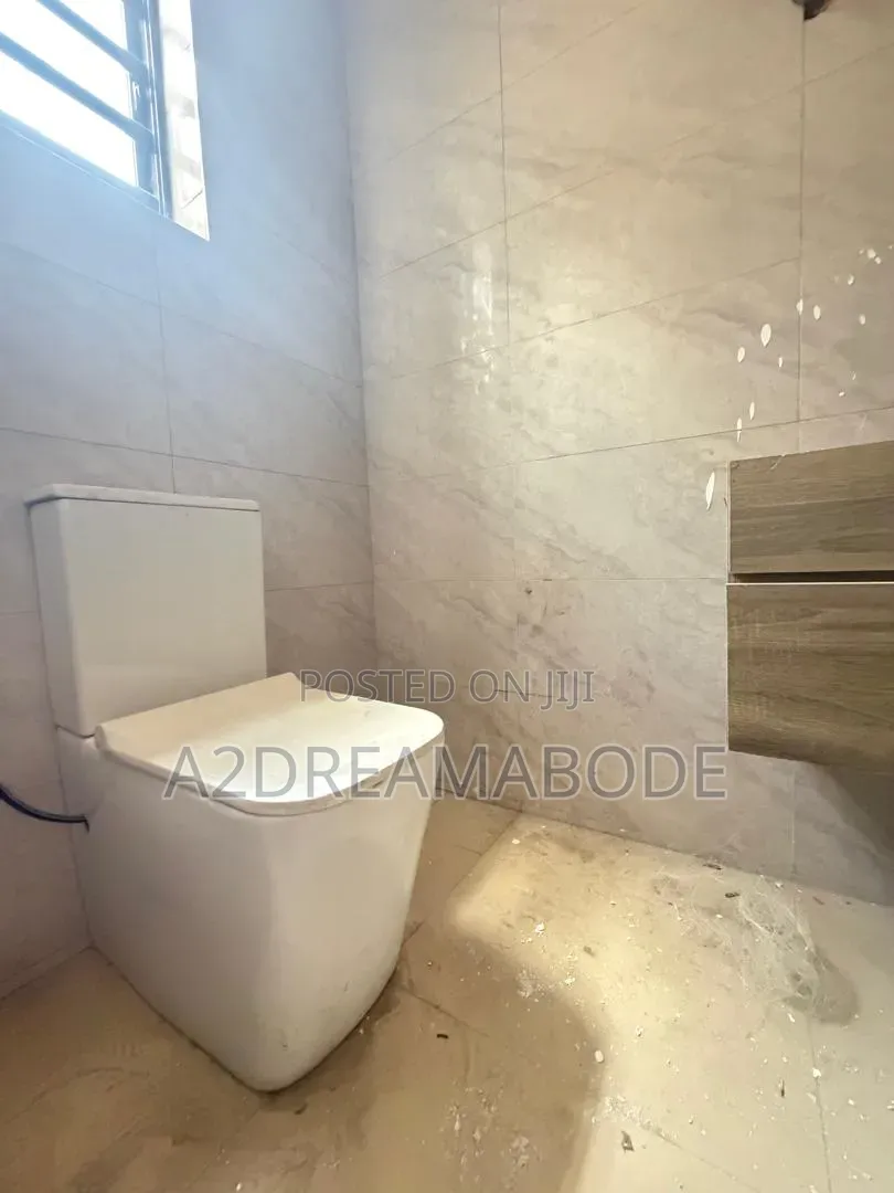 4bdrm Duplex in Ogba for sale