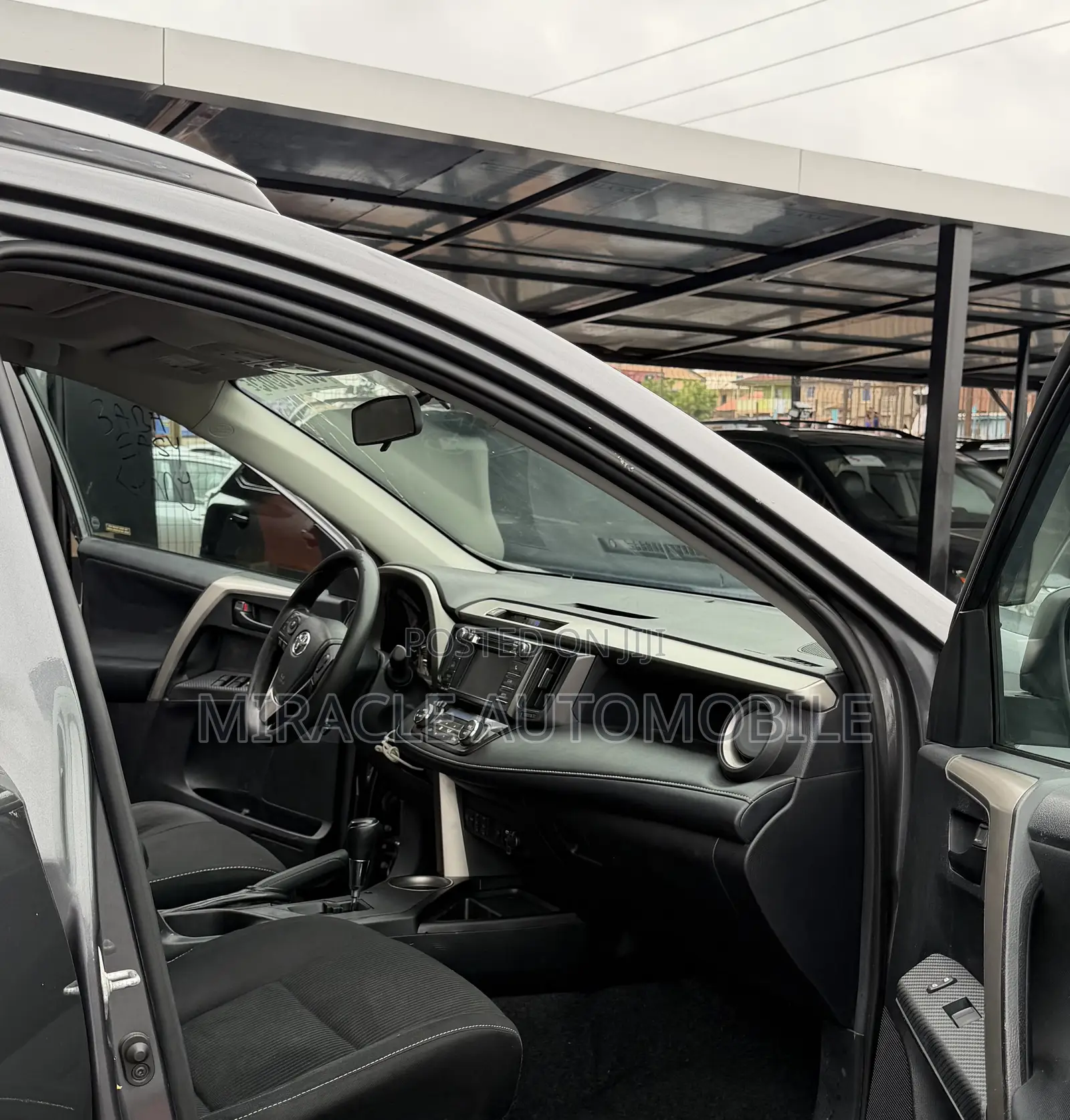 Toyota RAV4 XLE 4dr SUV AWD (2.5L 4cyl 6A) 2014 Gray