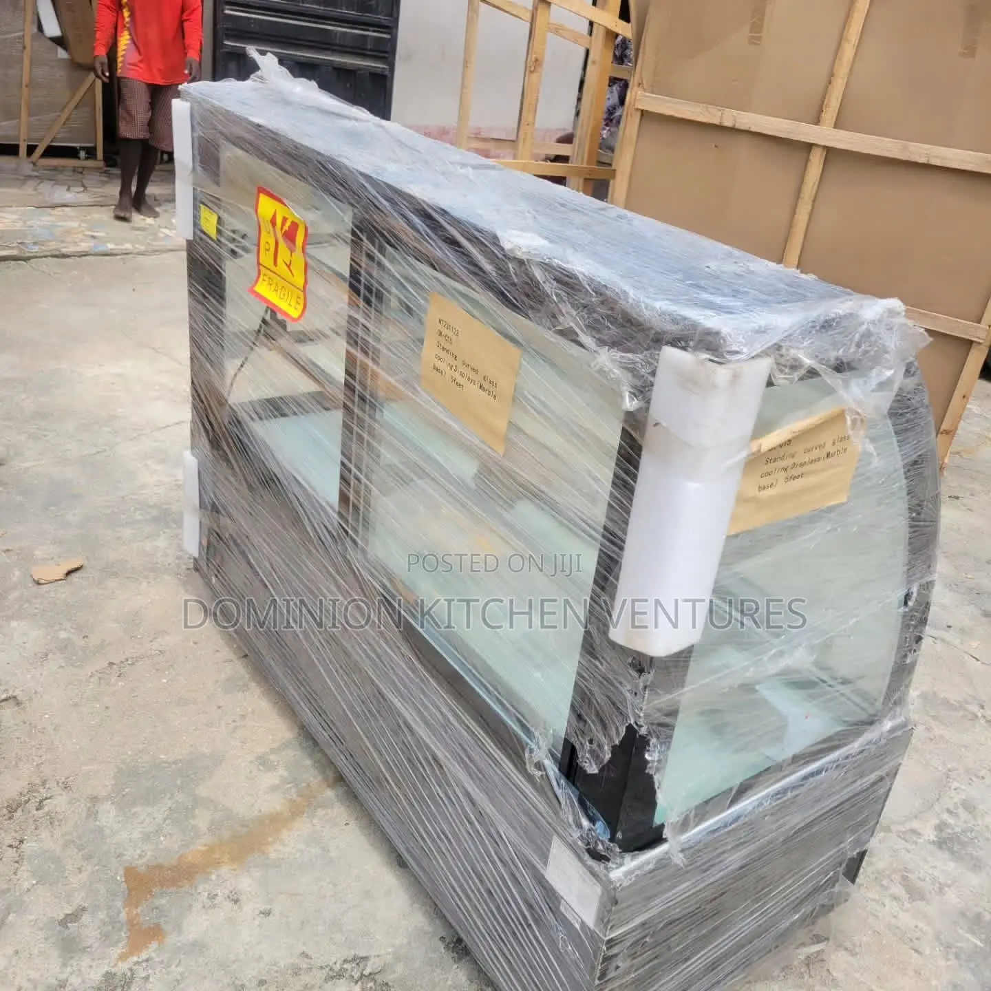 Cake Display Curved Glass Chiller,