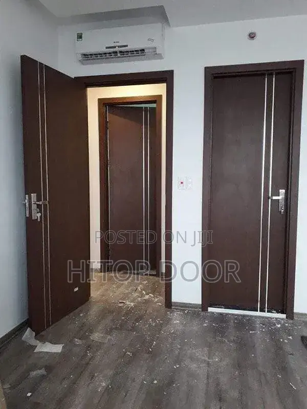 Tops Quality HDF Doors With Elegant Finishing