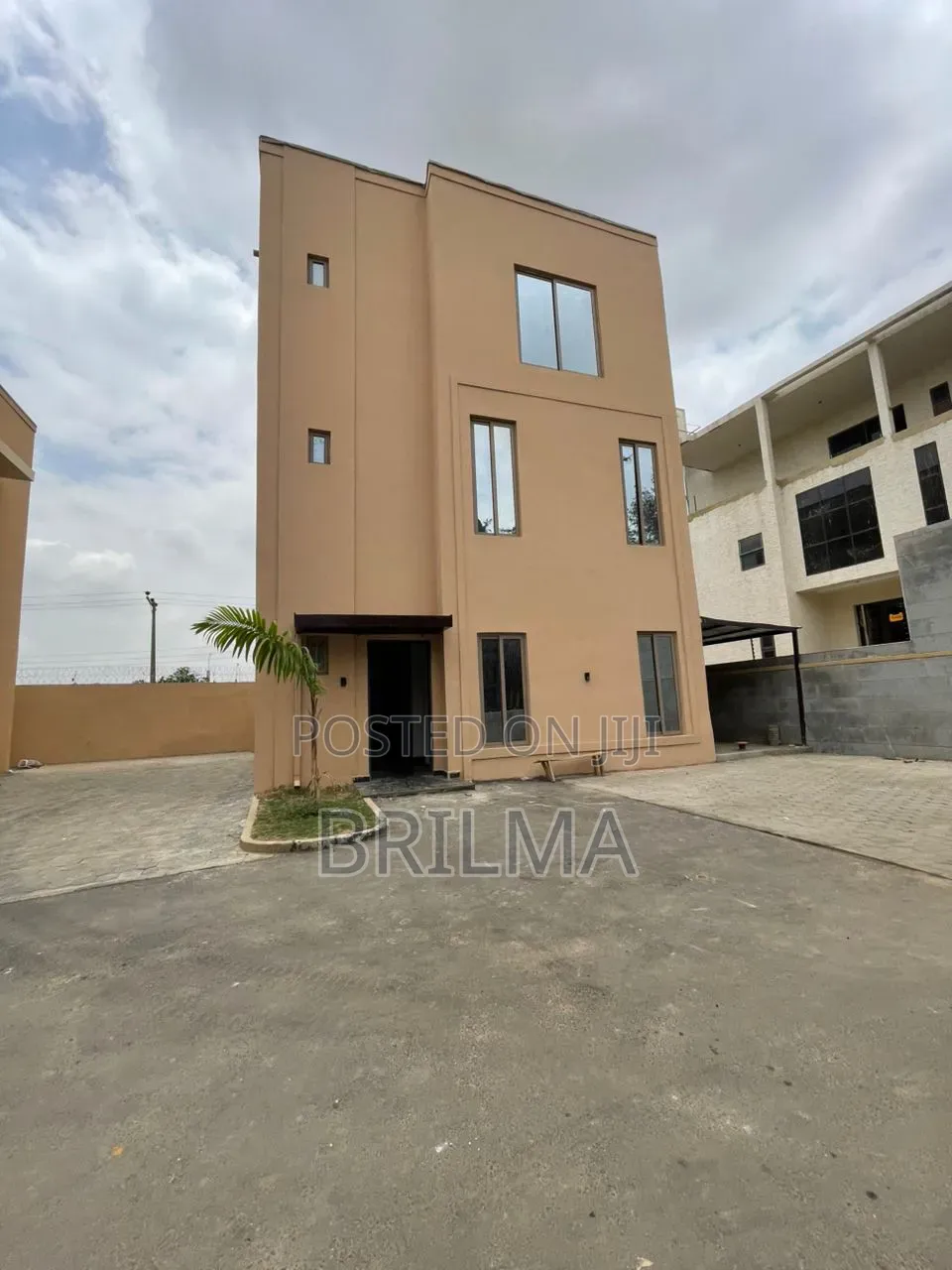 6bdrm Duplex in Maitama for sale