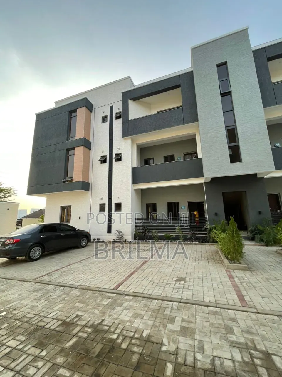 3bdrm Block of Flats in Life Camp for sale