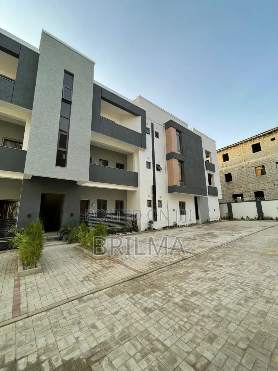 3bdrm Block of Flats in Life Camp for sale