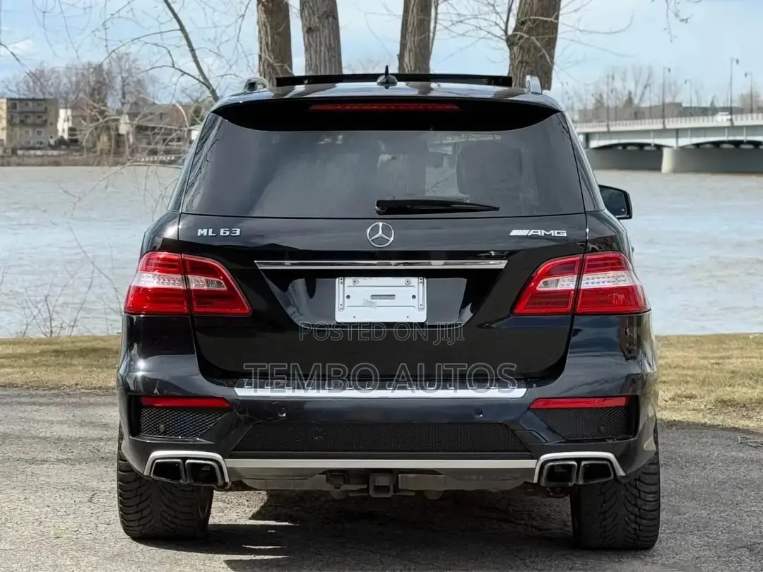 Mercedes-Benz M Class ML63 AMG 4dr SUV AWD (5.5L 8cyl Turbo 7A) 2014