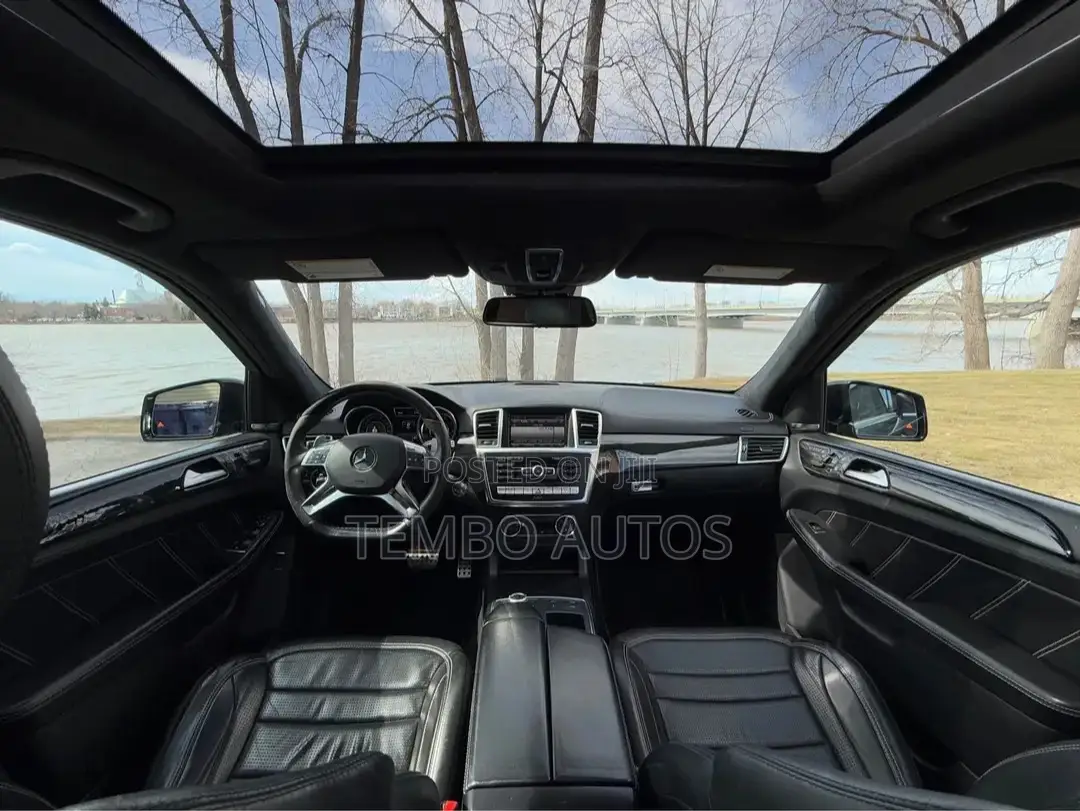 Mercedes-Benz M Class ML63 AMG 4dr SUV AWD (5.5L 8cyl Turbo 7A) 2014