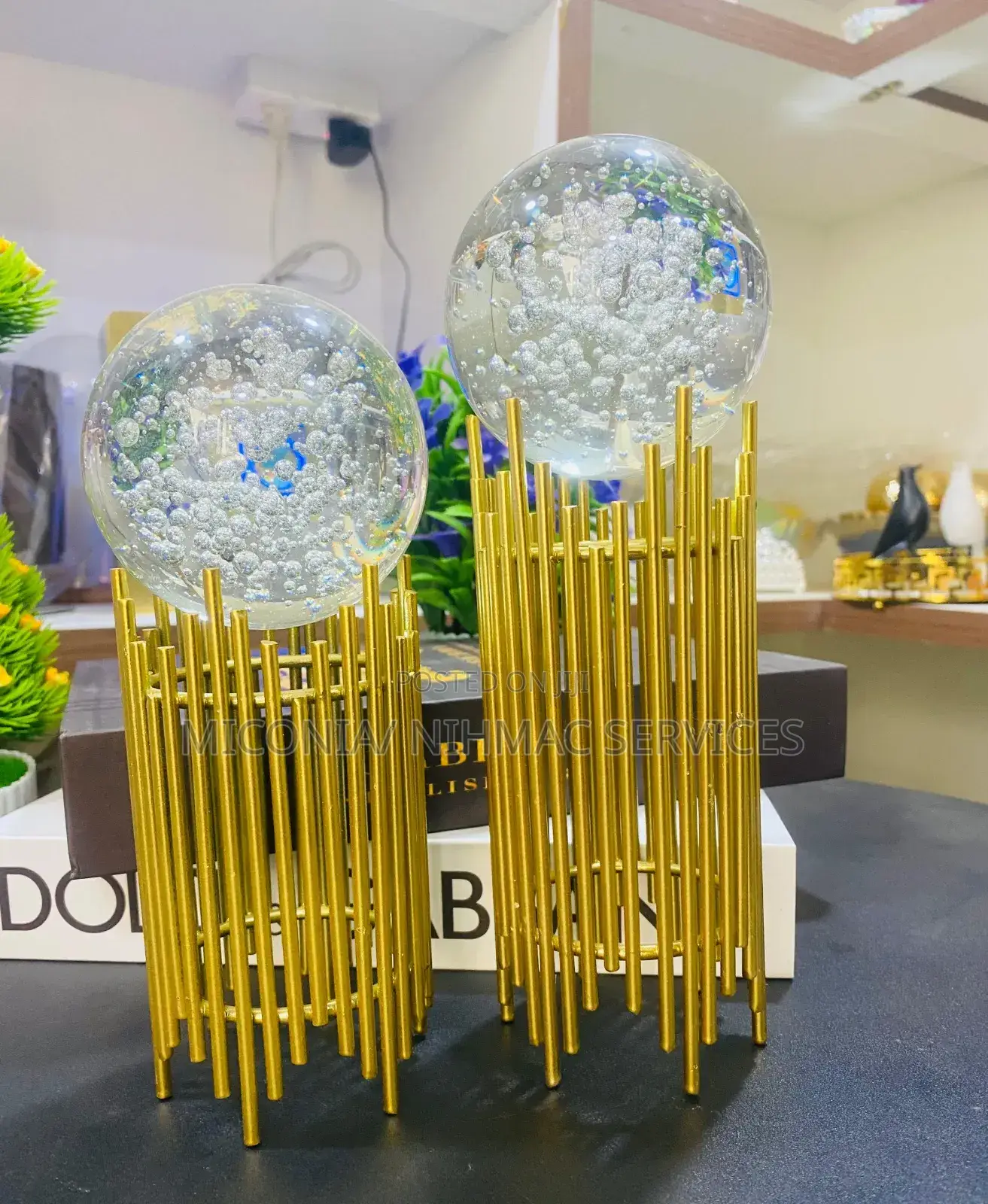 Luxury Crystal Globe Décor Set 2 Pieces With Stand