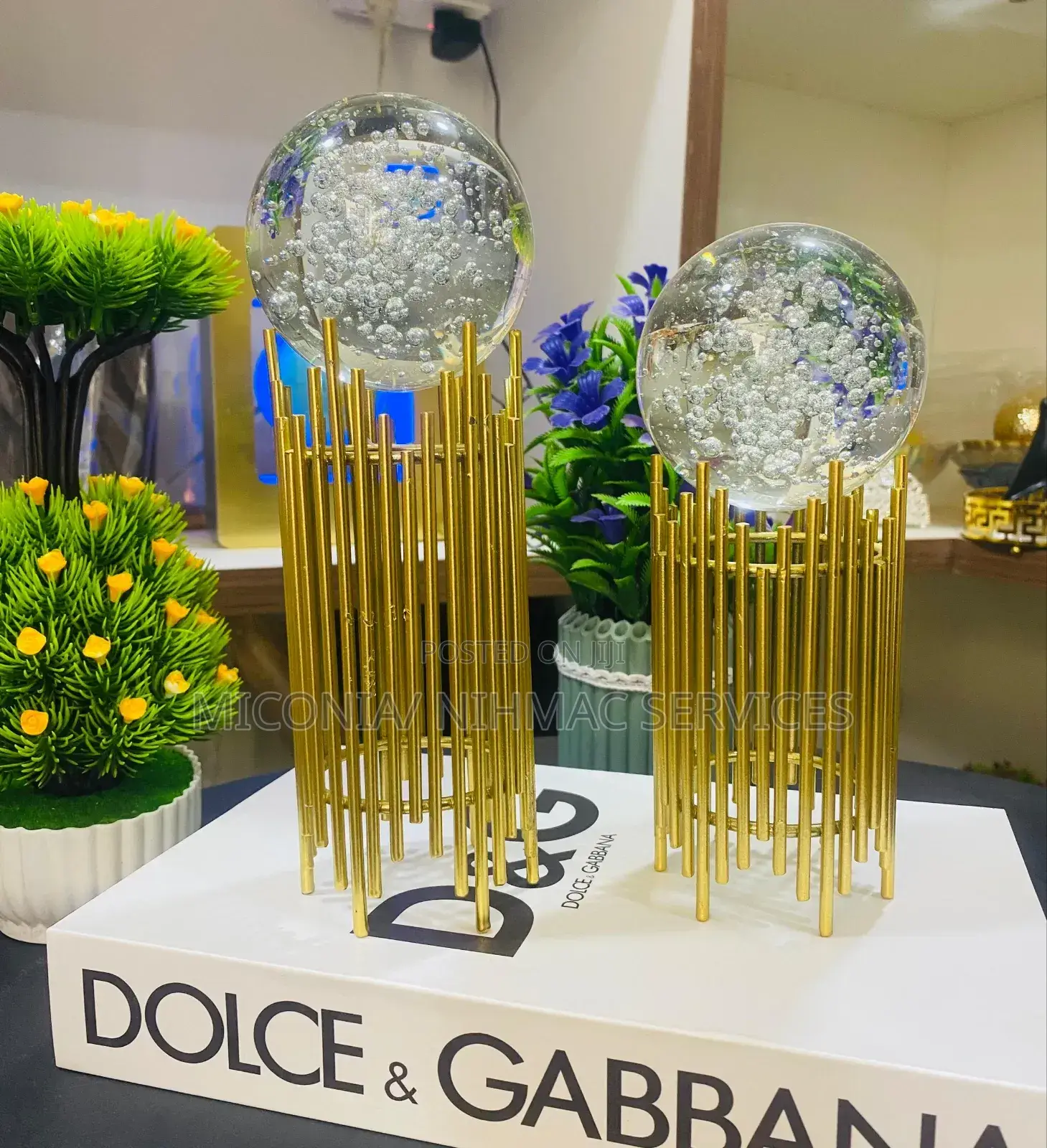 Luxury Crystal Globe Décor Set 2 Pieces With Stand