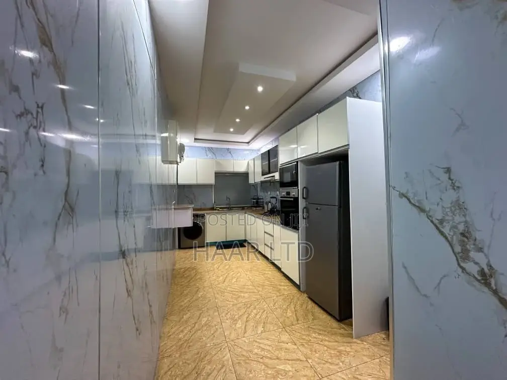 2bdrm Duplex in Banana Island for rent