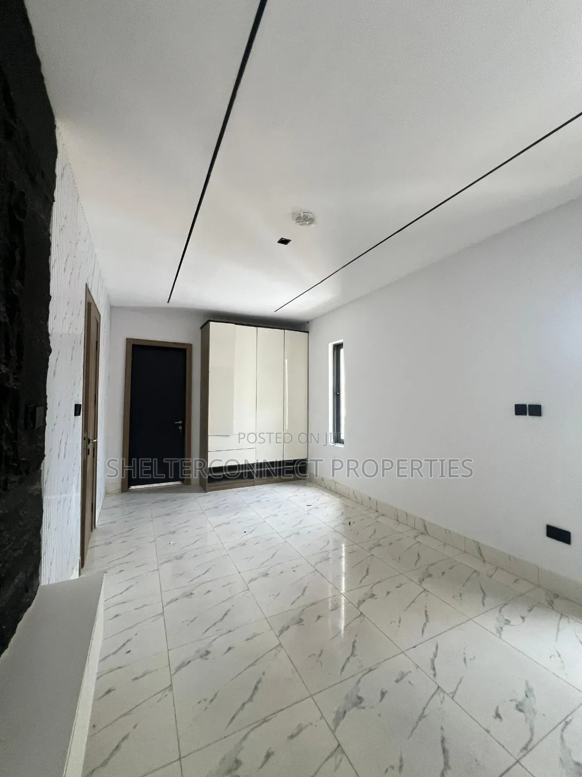 2bdrm Apartment in Lekki Phase 1 for sale