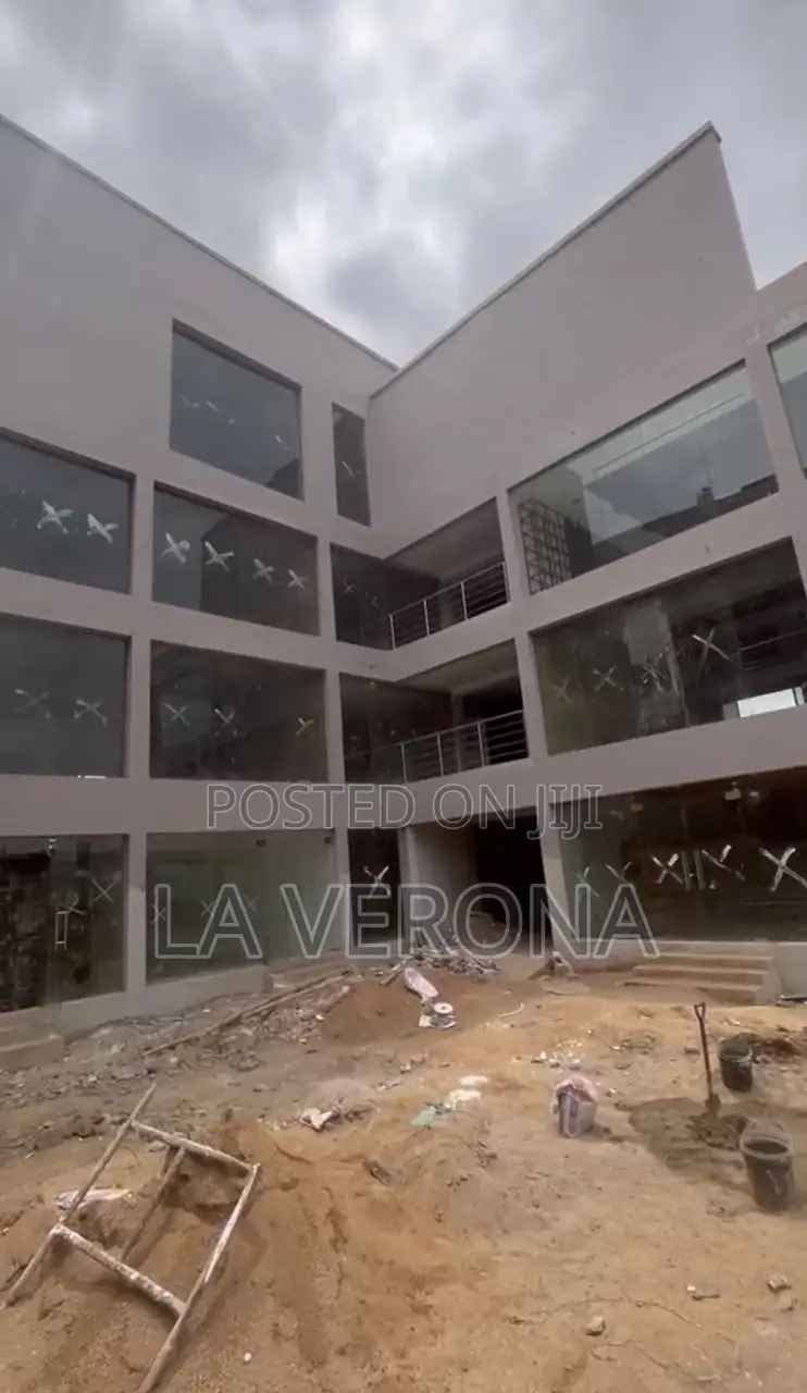 For Sale Plaza, Wuse 2 Space Size: 80sqmtrs Price: 400m