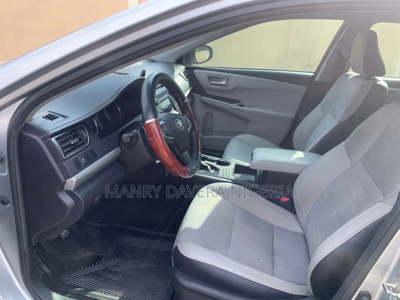 Toyota Camry 2016 Silver