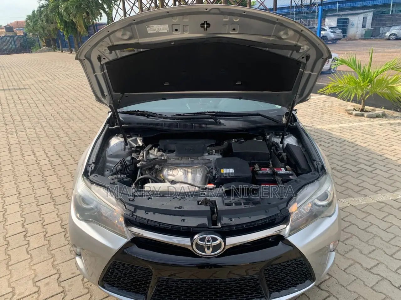 Toyota Camry 2016 Silver