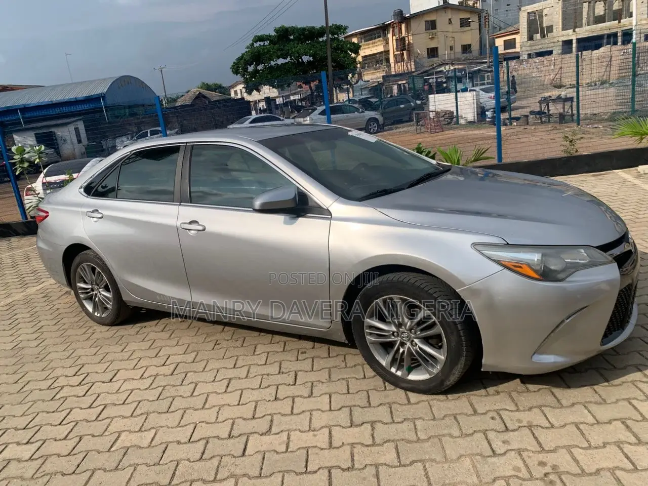 Toyota Camry 2016 Silver