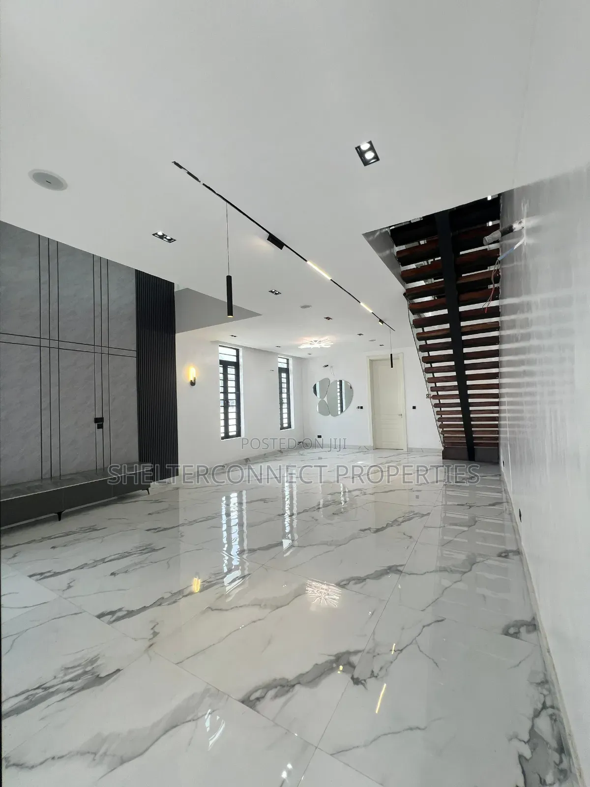 5bdrm Duplex in Lekki Phase 1 for sale