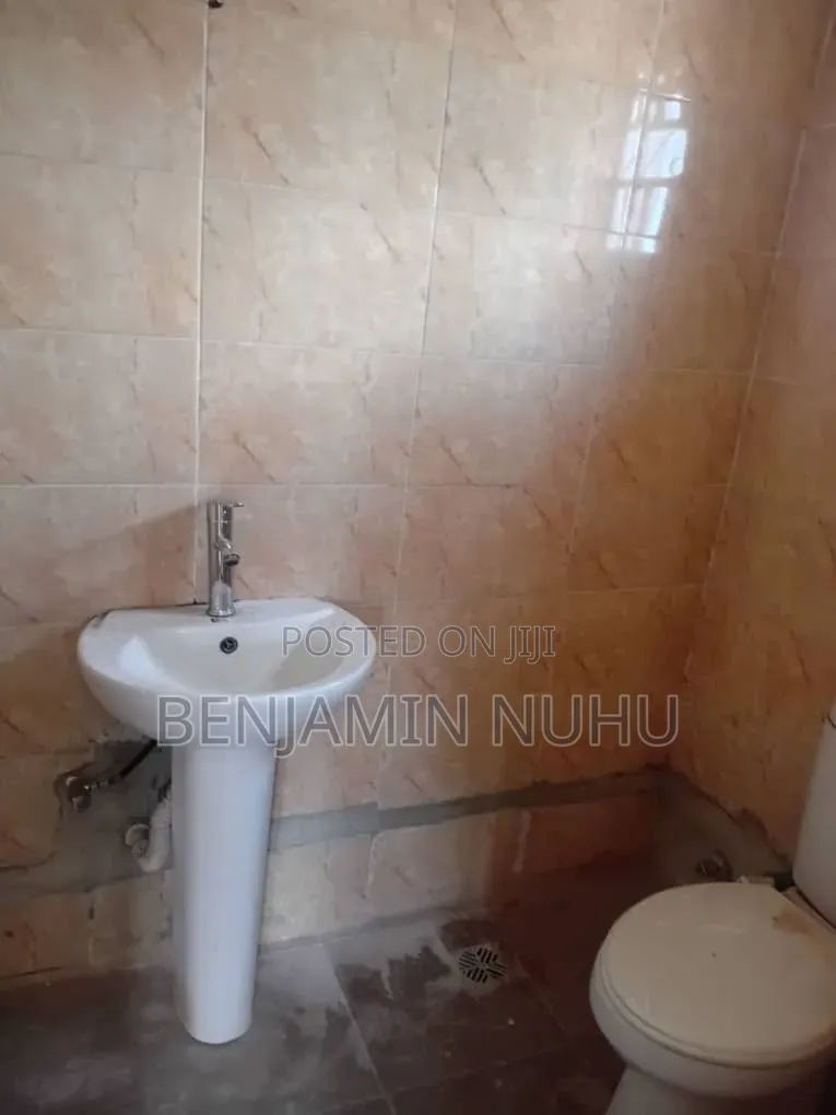 1bdrm Block of Flats in Theara Annex Estate, Sangotedo for rent