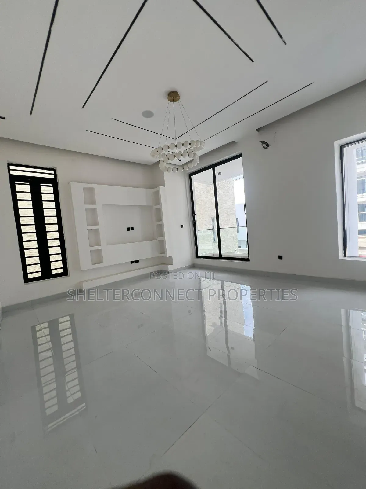5bdrm Duplex in Lekki Phase 1 for sale