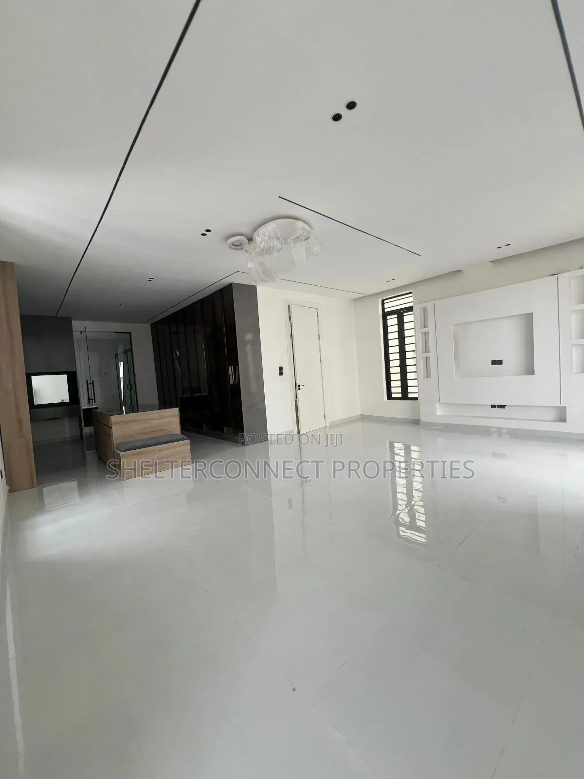 5bdrm Duplex in Lekki Phase 1 for sale