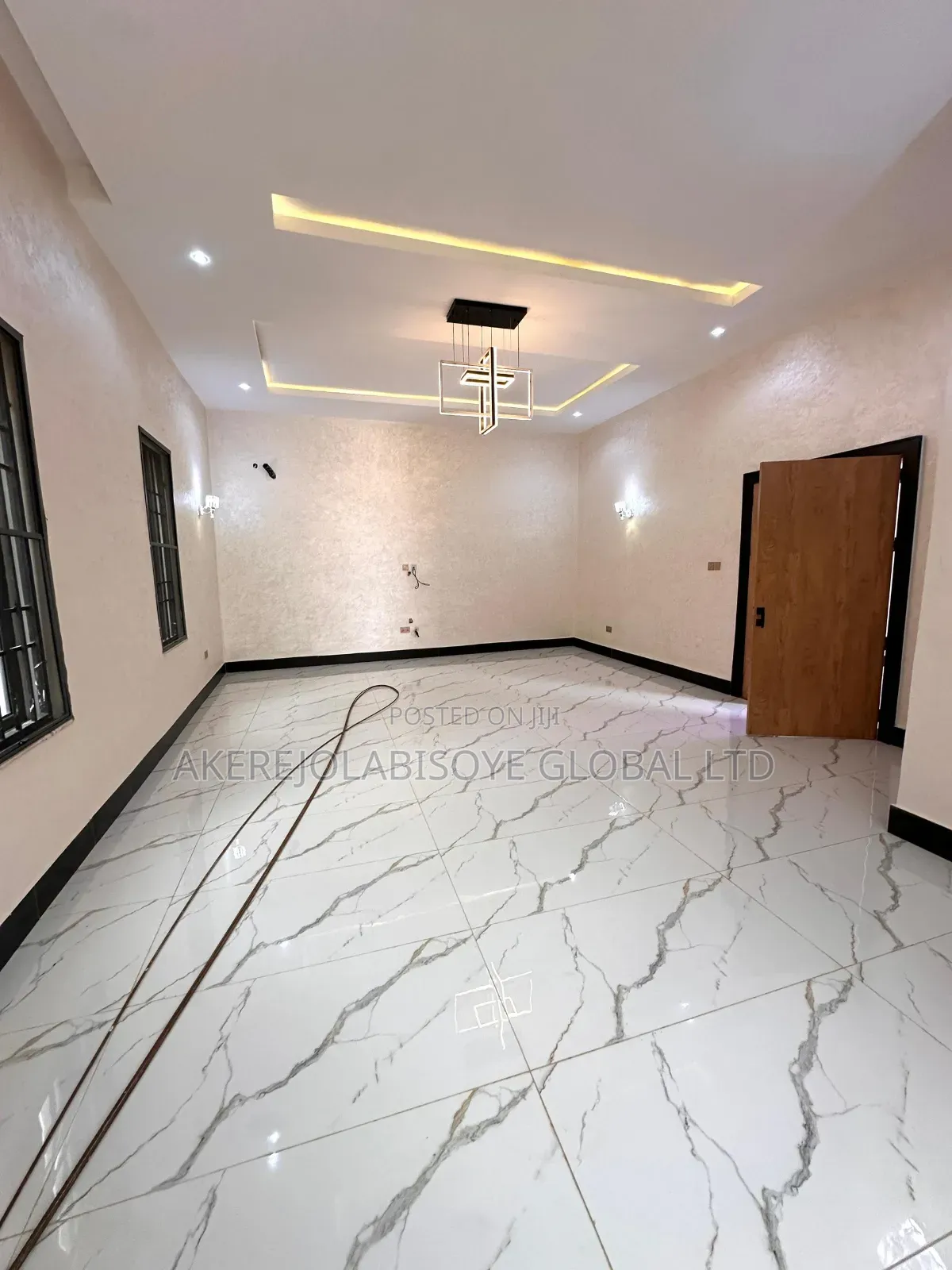 7bdrm Duplex in In An Estate for sale