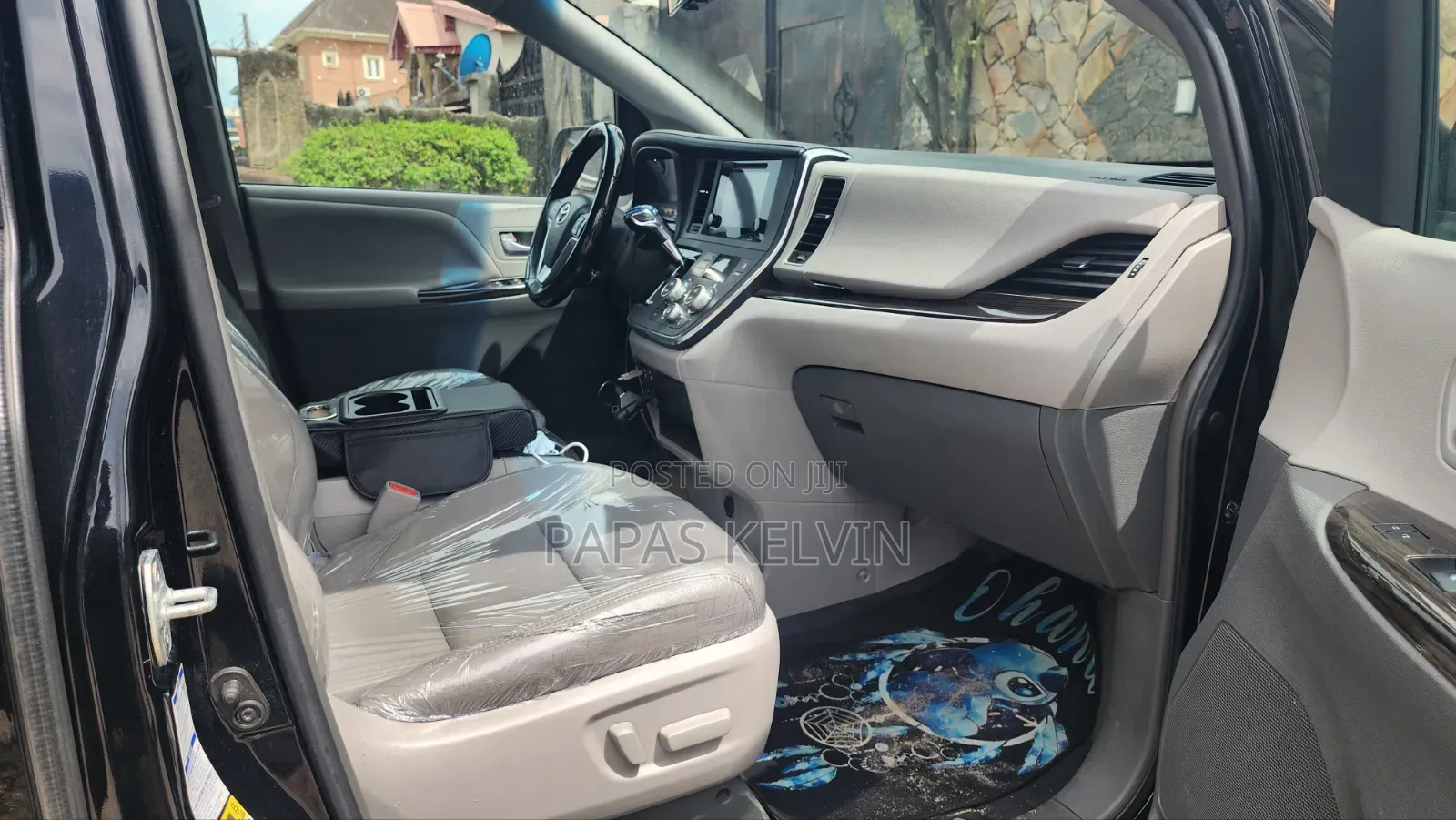 Toyota Sienna XLE 7 Passenger (3.5L 6cyl 8A) 2017 Black