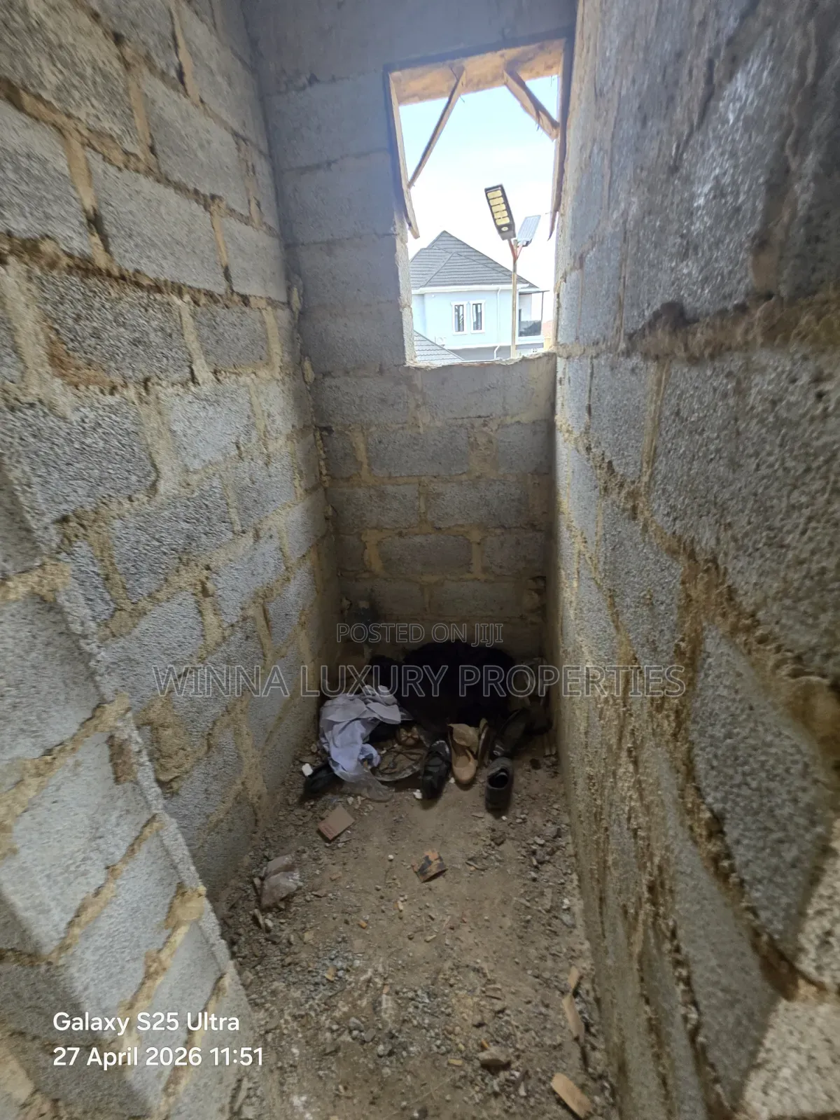 5bdrm Duplex in Aco Estate, Lugbe District for sale