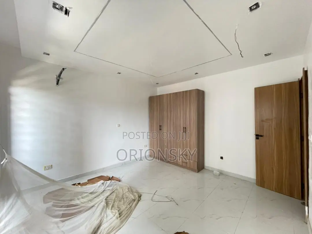 4bdrm Duplex in Freedom Way, Lekki Phase 1 for sale