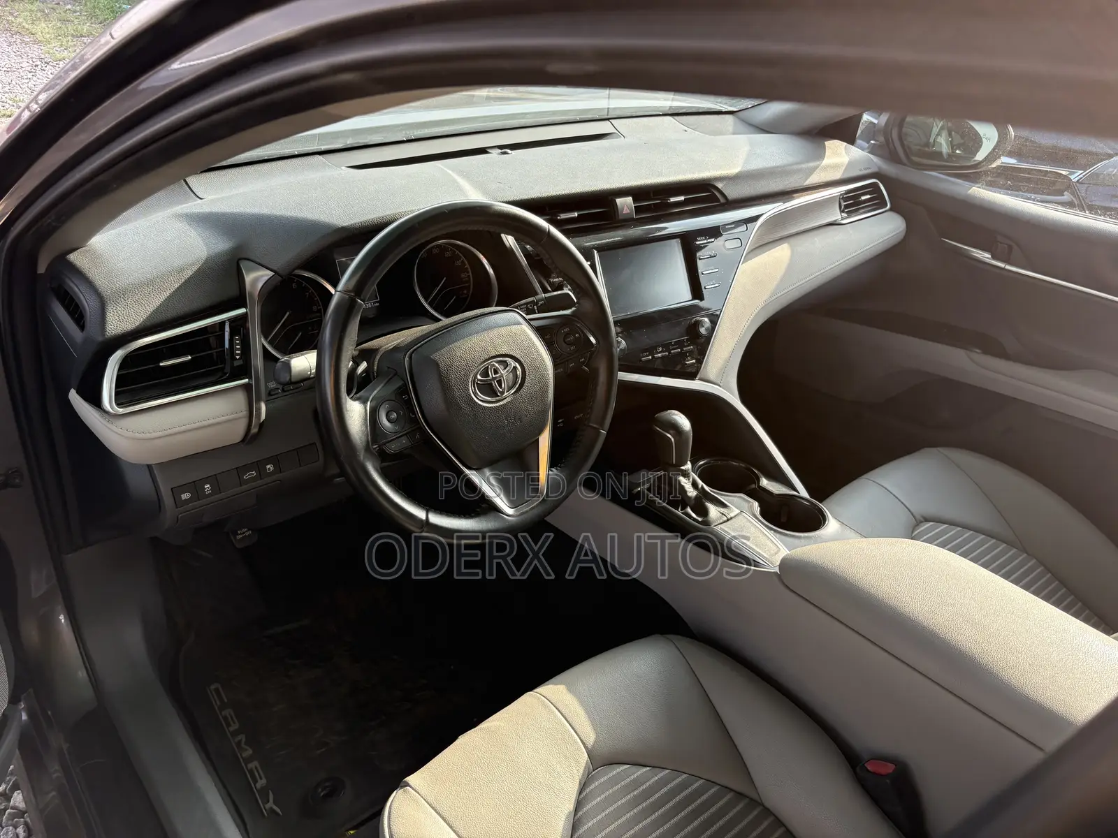 Toyota Camry SE FWD (2.5L 4cyl 8AM) 2018 Brown