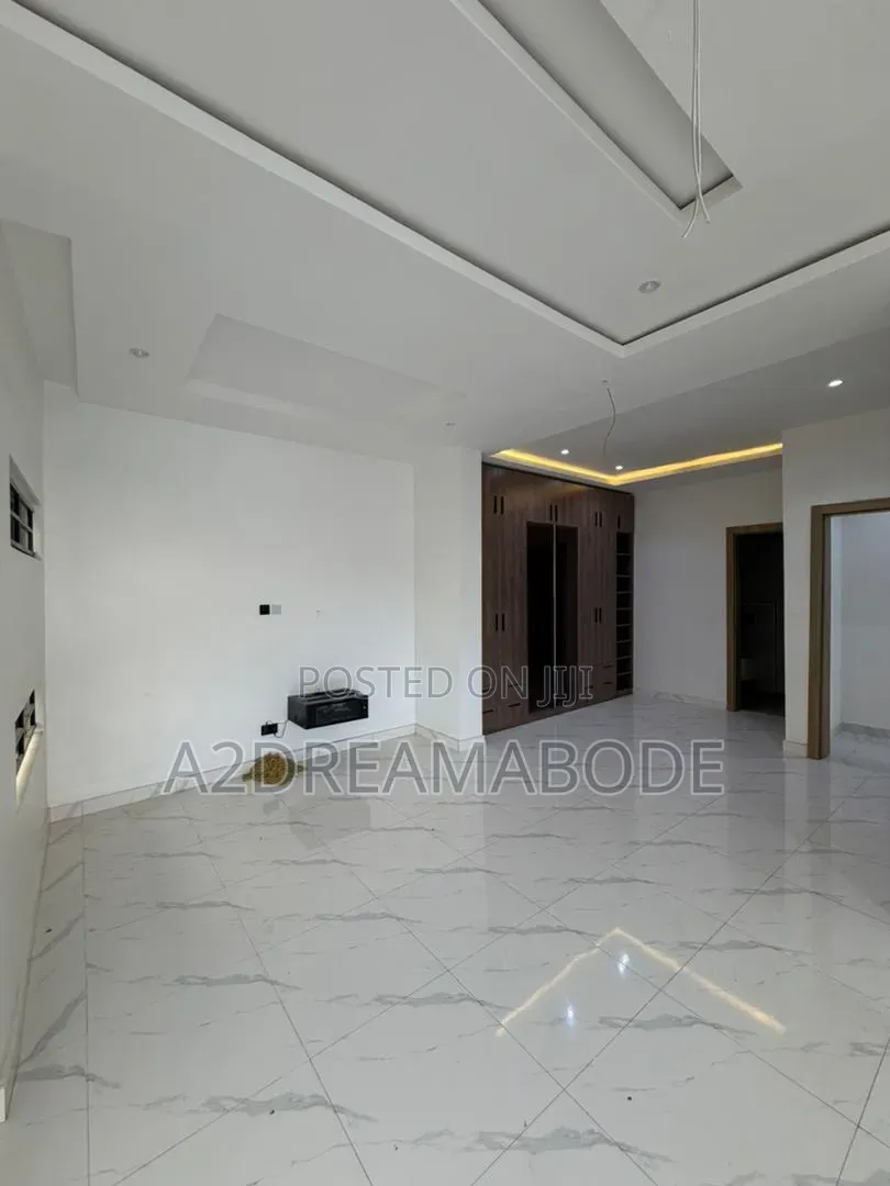 5bdrm Duplex in Omole for sale