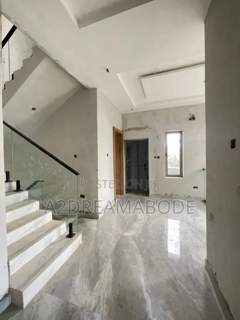 5bdrm Duplex in Magodo Phase 1 for sale