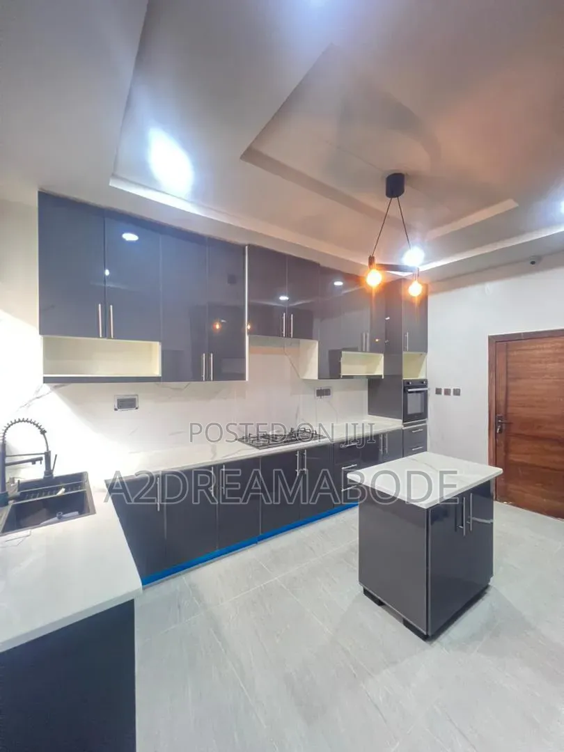 5bdrm Duplex in Magodo Phase 2 Gra for sale