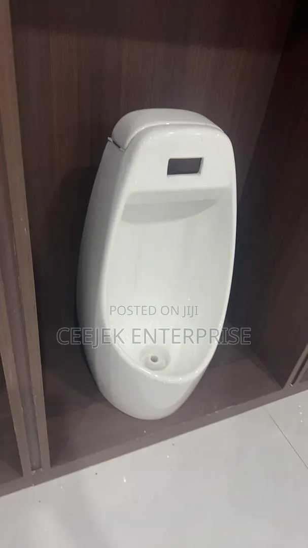 Original Urinals Bow
