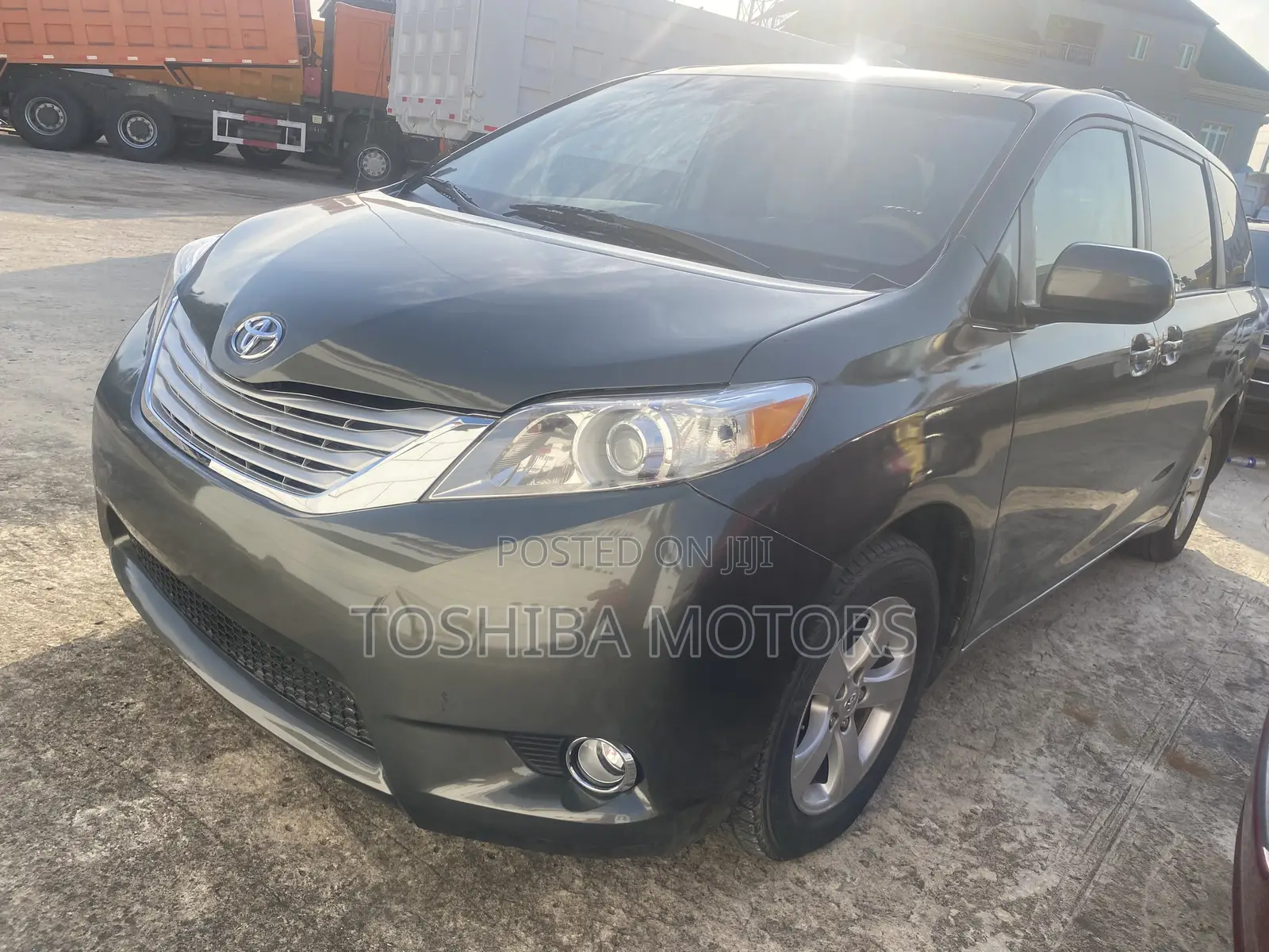 Toyota Sienna LE FWD 8-Passenger 2013 Gray