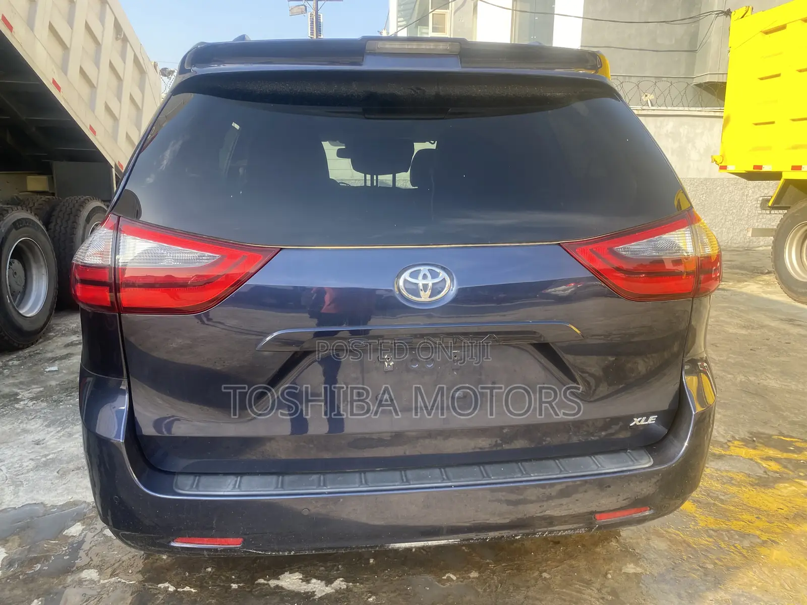 Toyota Sienna XLE FWD 2019 Black
