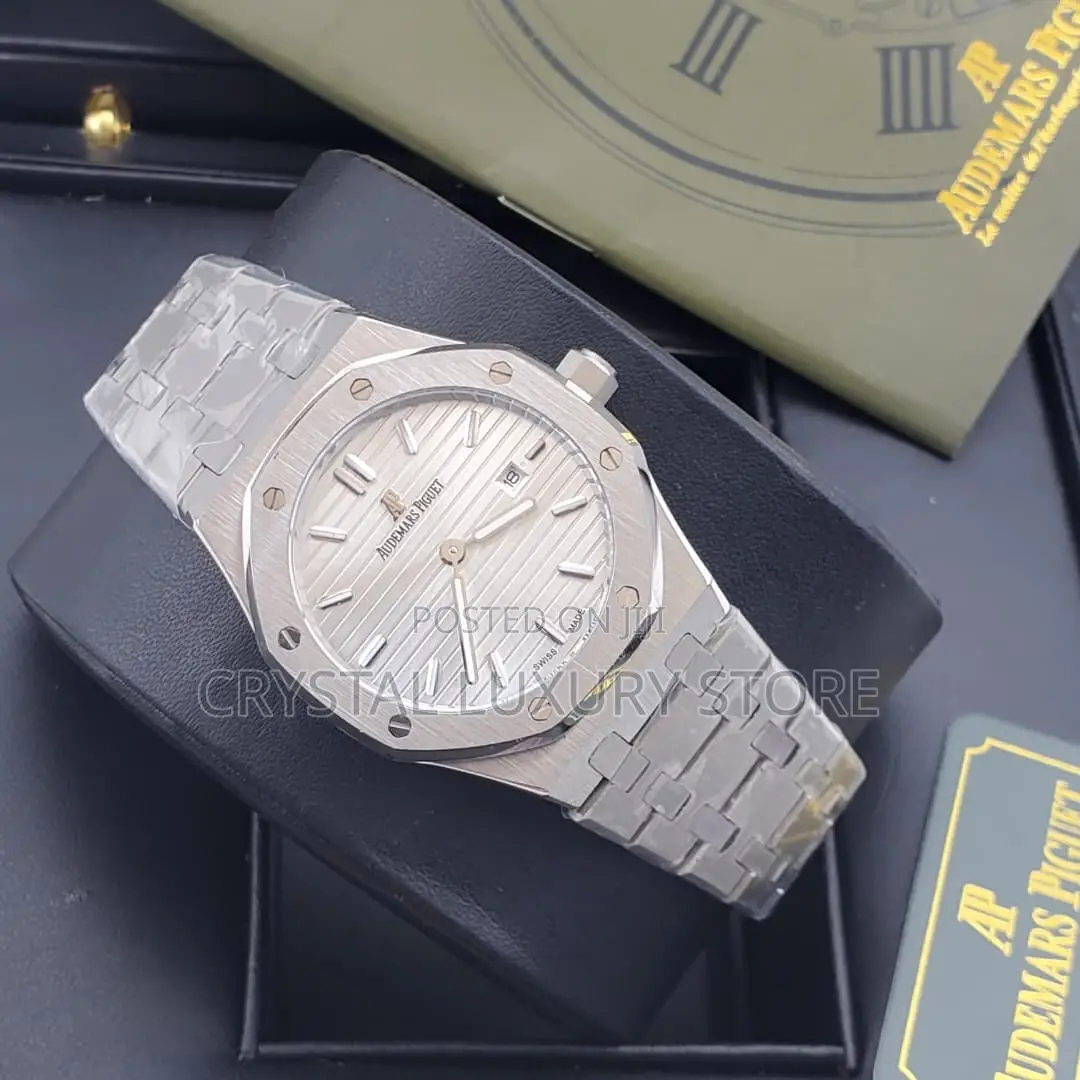 Audemars Piguet Quality Luxury Ladies Chain Strap Wristwatch
