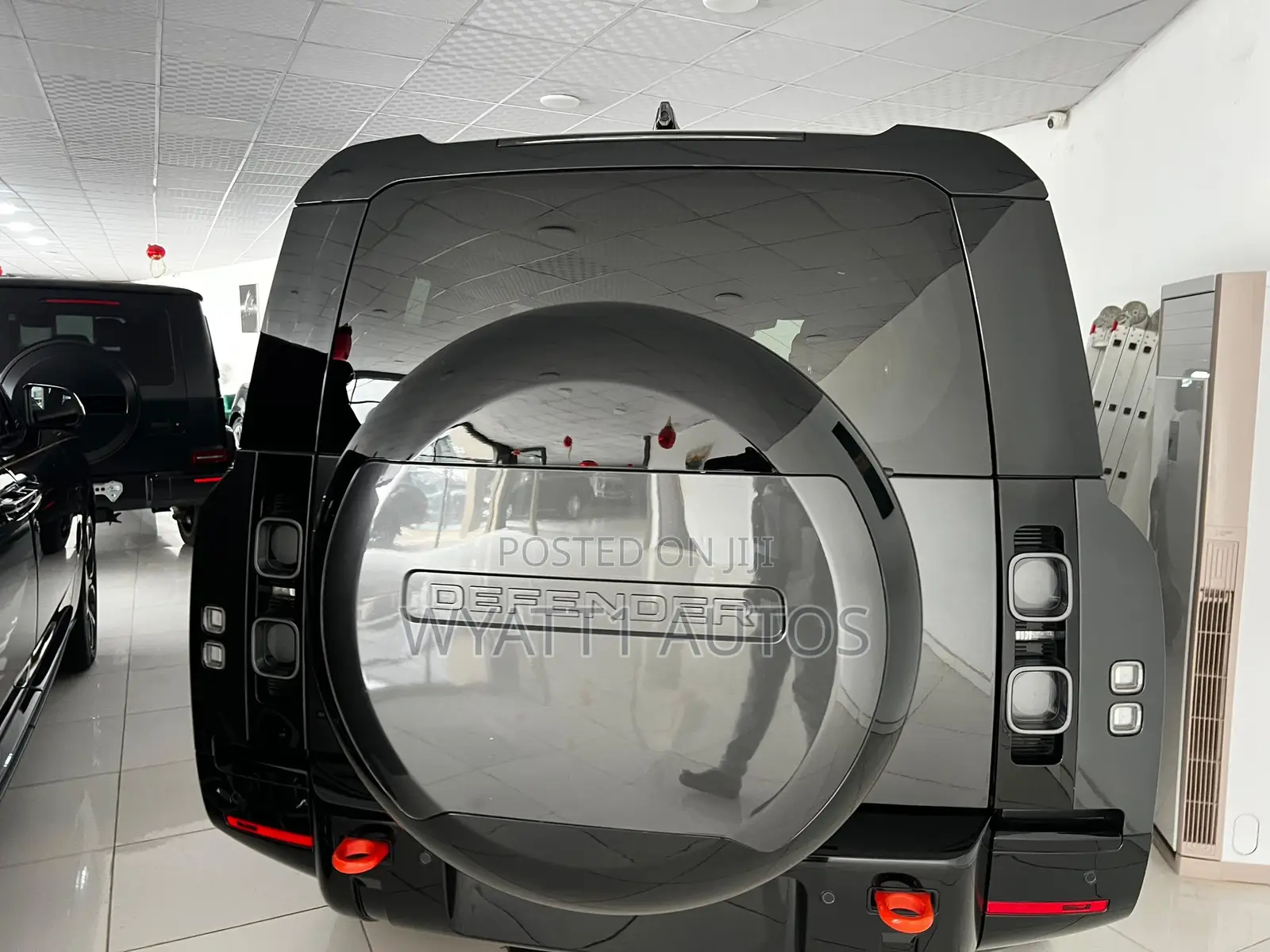 New Land Rover Defender 90 P400 X-Dynamic SE 2025 Black