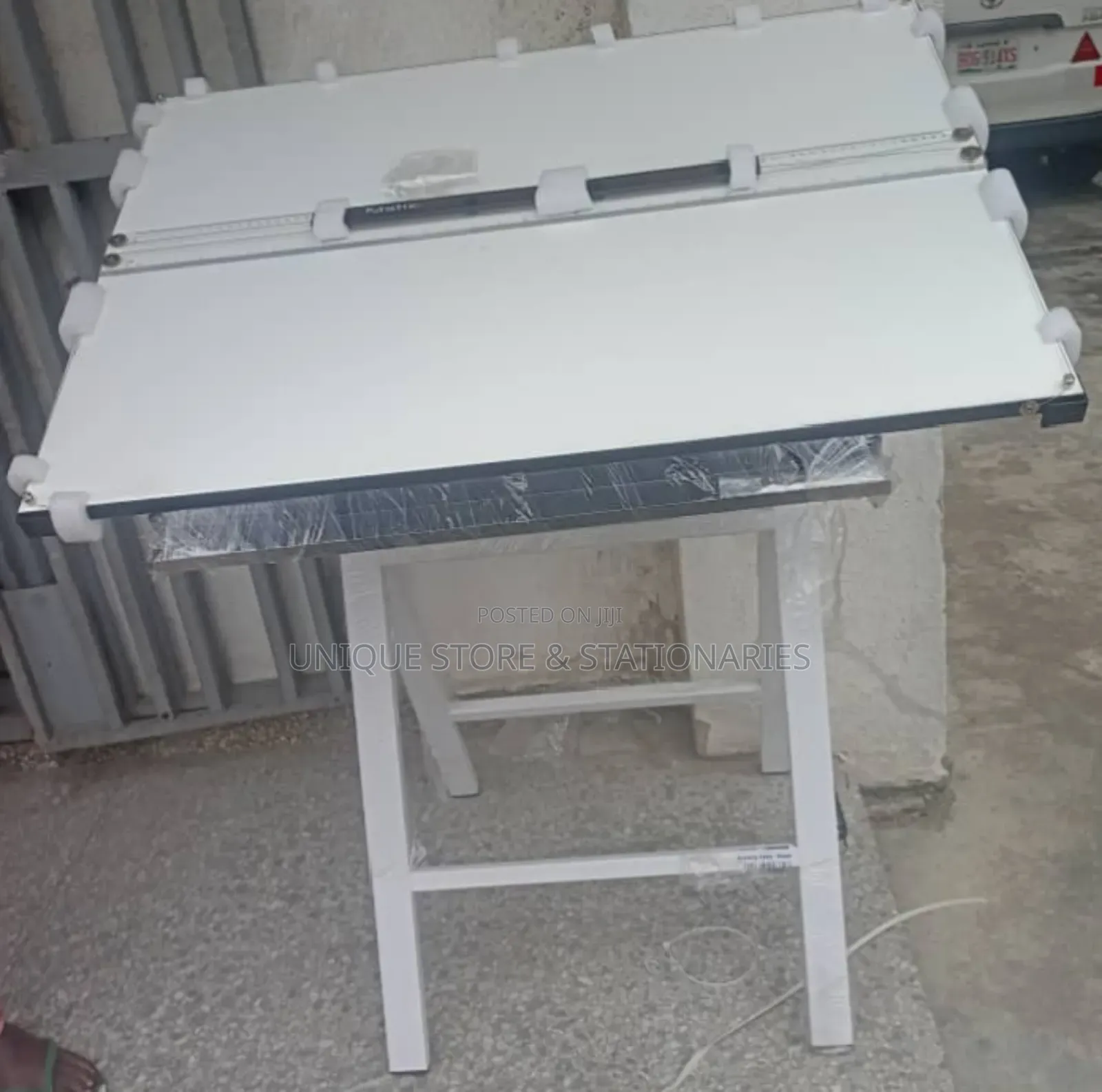 Adjustable Drawing Board