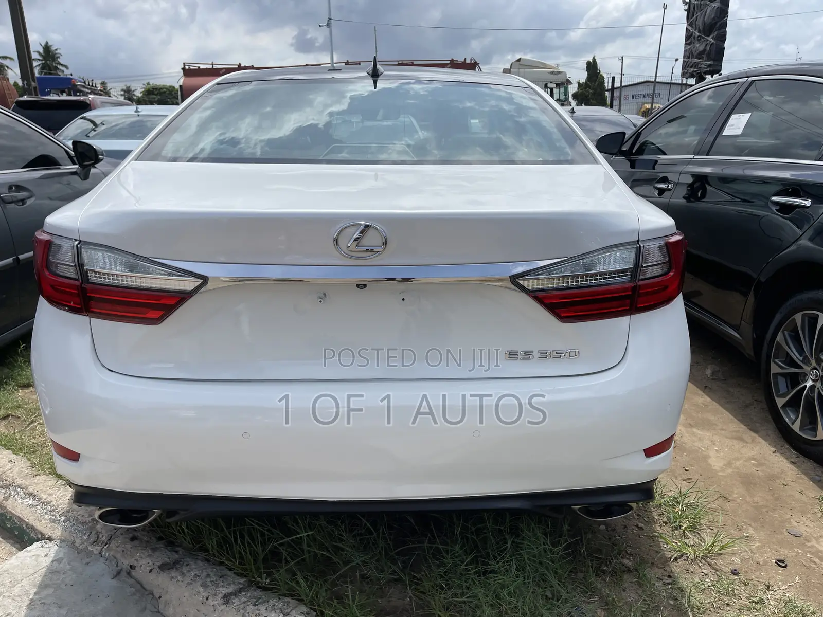 Lexus ES 350 FWD 2017 White