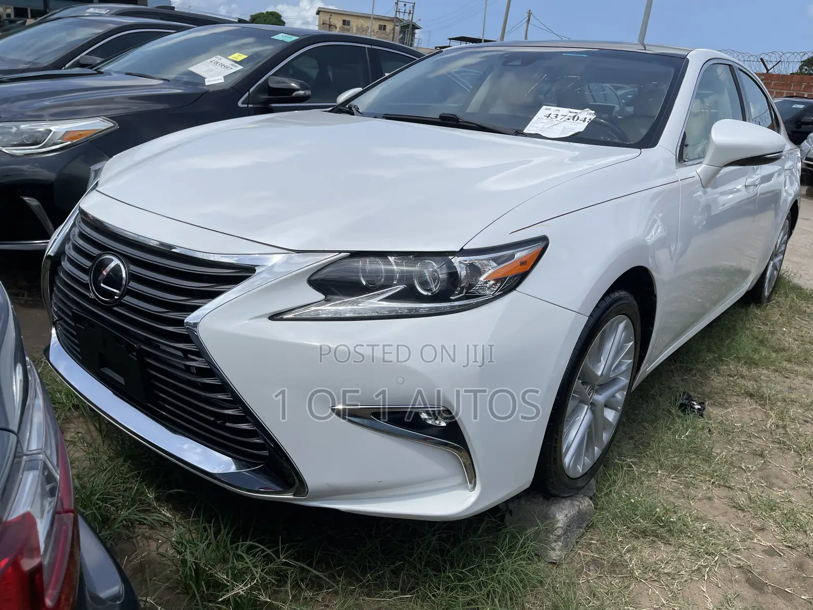 Lexus ES 350 FWD 2017 White