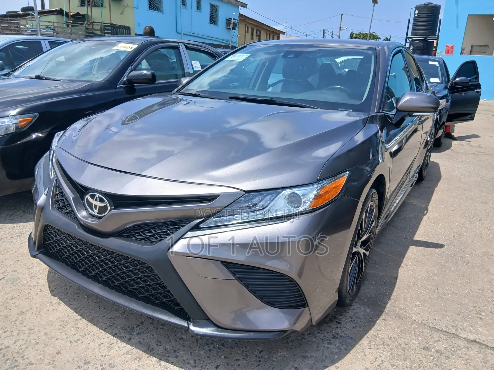 Toyota Camry SE FWD 2020 Gray