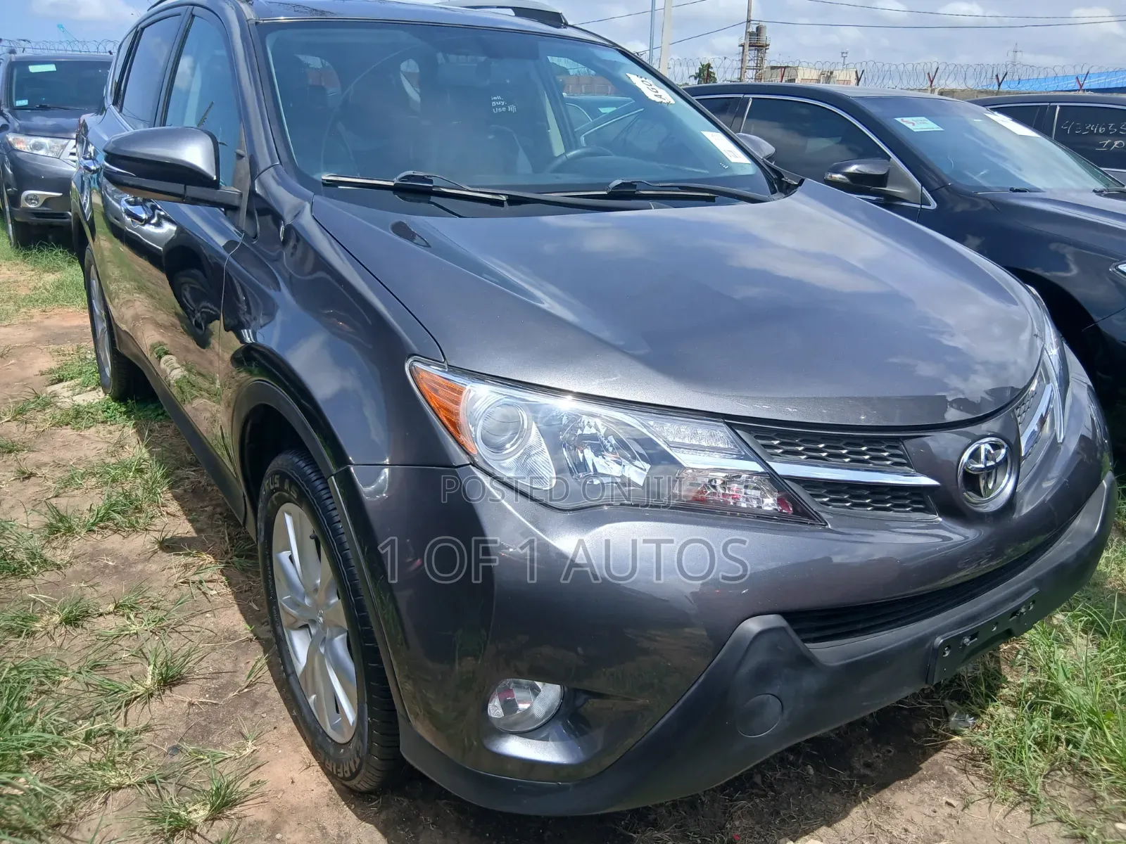 Toyota RAV4 Limited 4dr SUV (2.5L 4cyl 6A) 2014 Gray