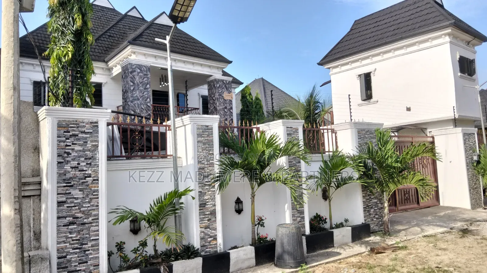 5bdrm Duplex in Off Obirikwere  New for sale