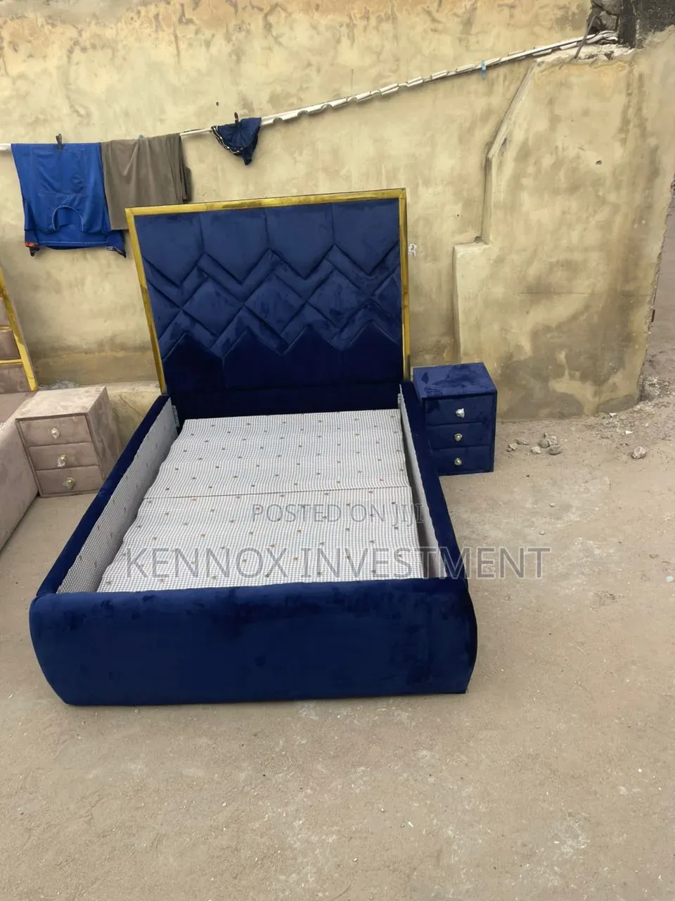 4.5 by 6 Solid Padded Bedframe With 1 Bedside Drawer