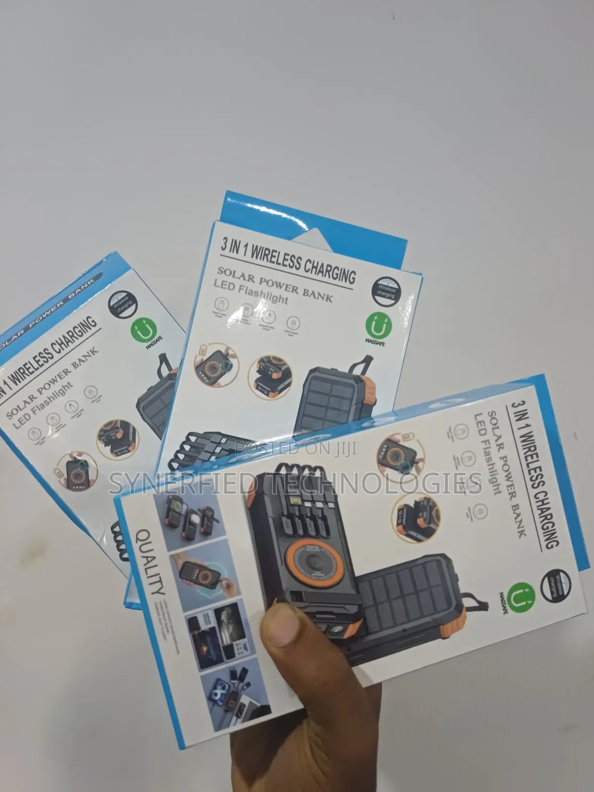 3-in-1 Wireless Charging Solar Power Bank With Hand-Crank Charging