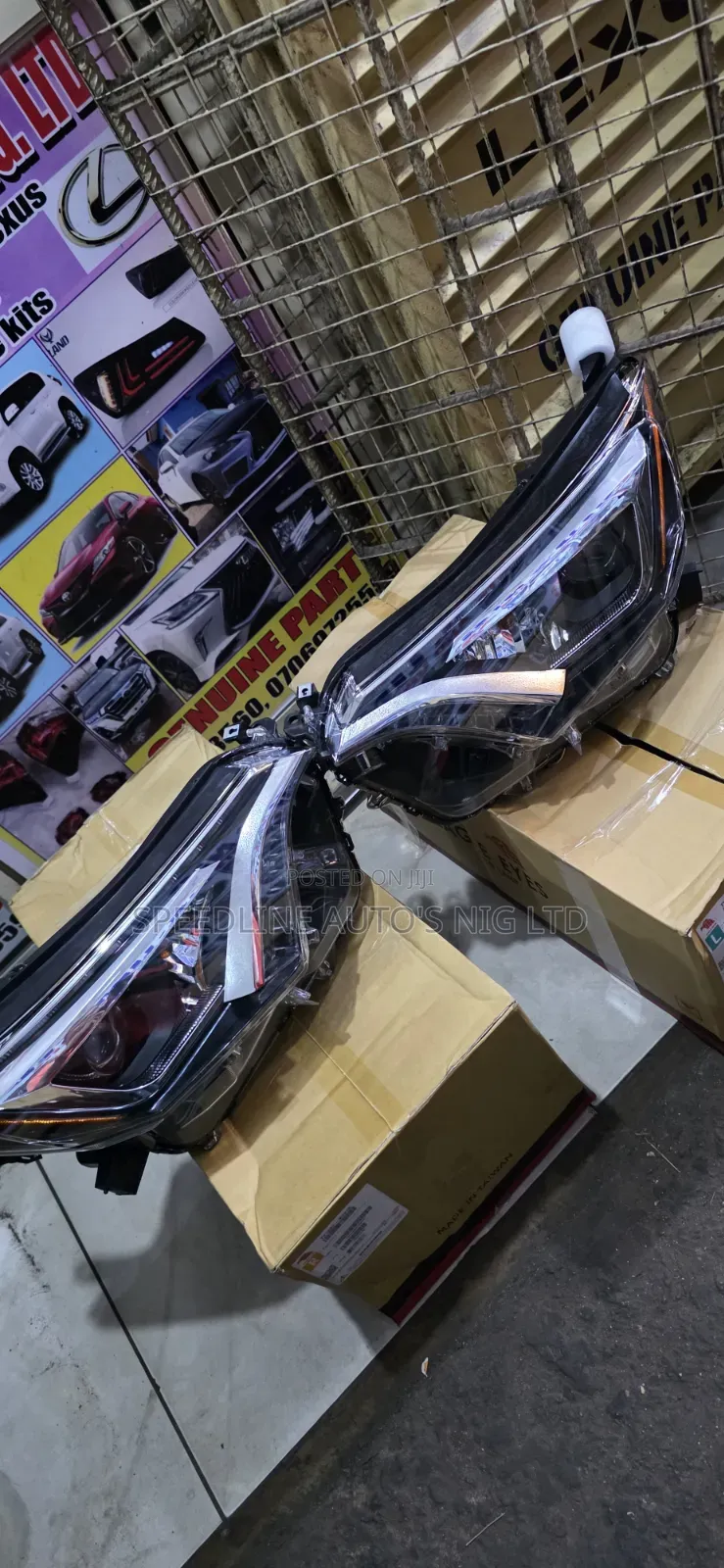 Complete Set of Head Lamp Toyota Rav4 2018/19