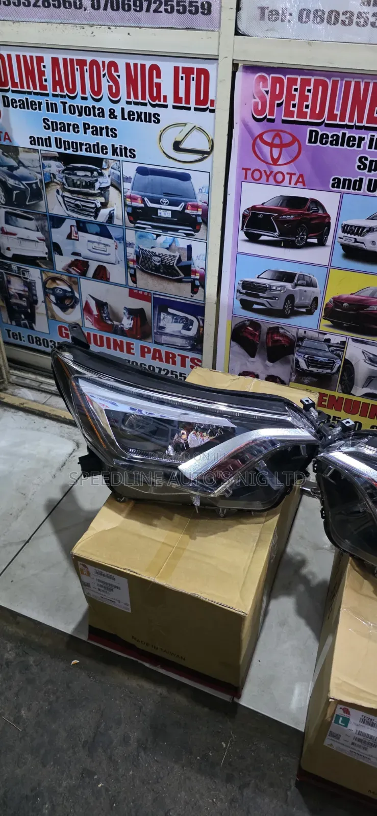 Complete Set of Head Lamp Toyota Rav4 2018/19