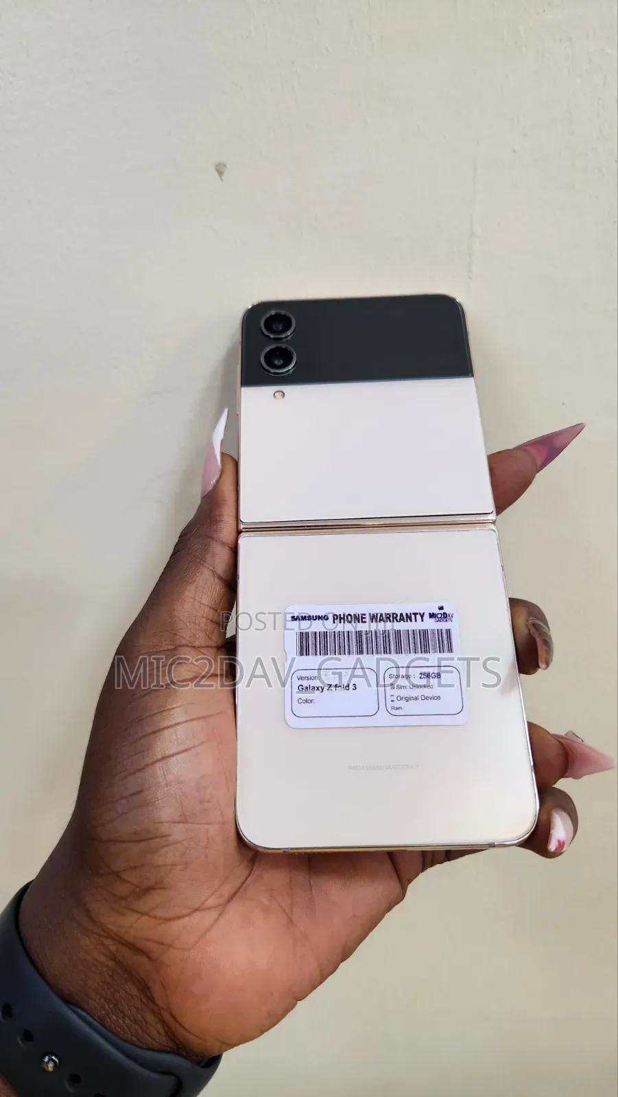 Samsung Galaxy Z Flip4 256 GB Gold