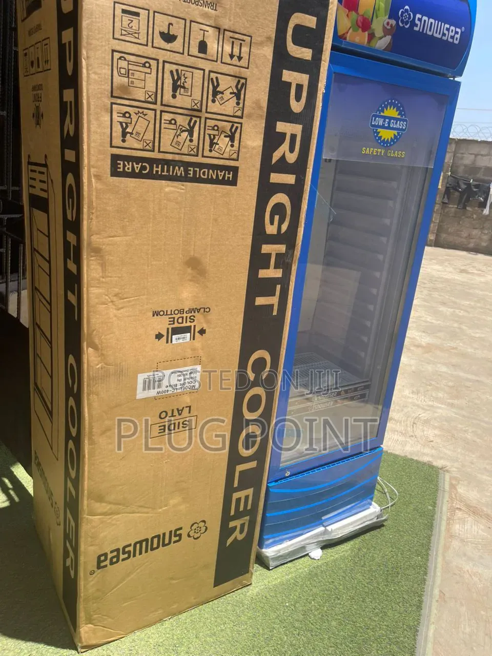 Snowsea 400l Upright Cooler – Perfect for Drinks Retail Display