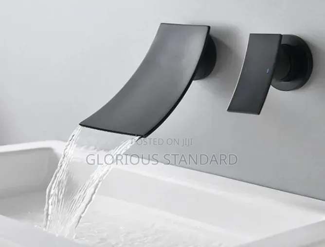 Standard Waterfall Conduit Bath Mixer Black